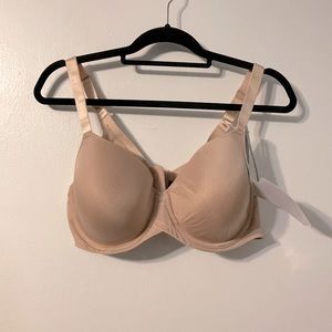 New, Never worn Felina 40C Marvelous Side Smoothing T-Shirt Bra in Warm Neutral